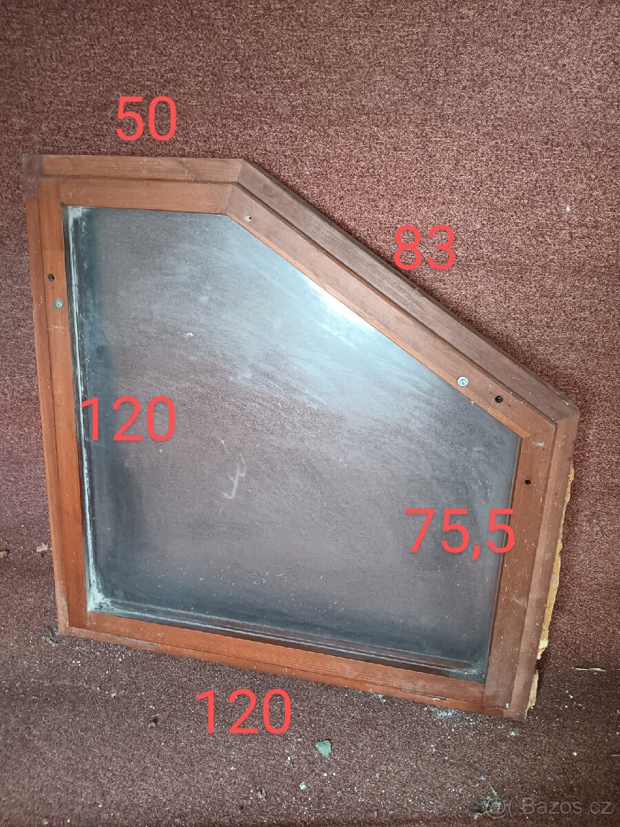 Dřevěné šroubovací okno č.9