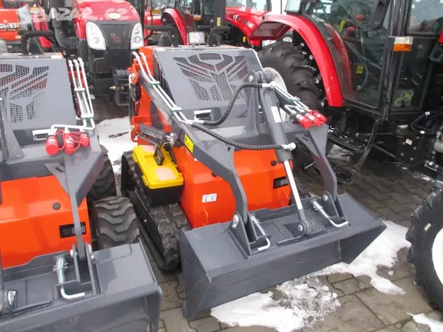 Mini kolový smykový nakladač YTO SK 480 L pásový