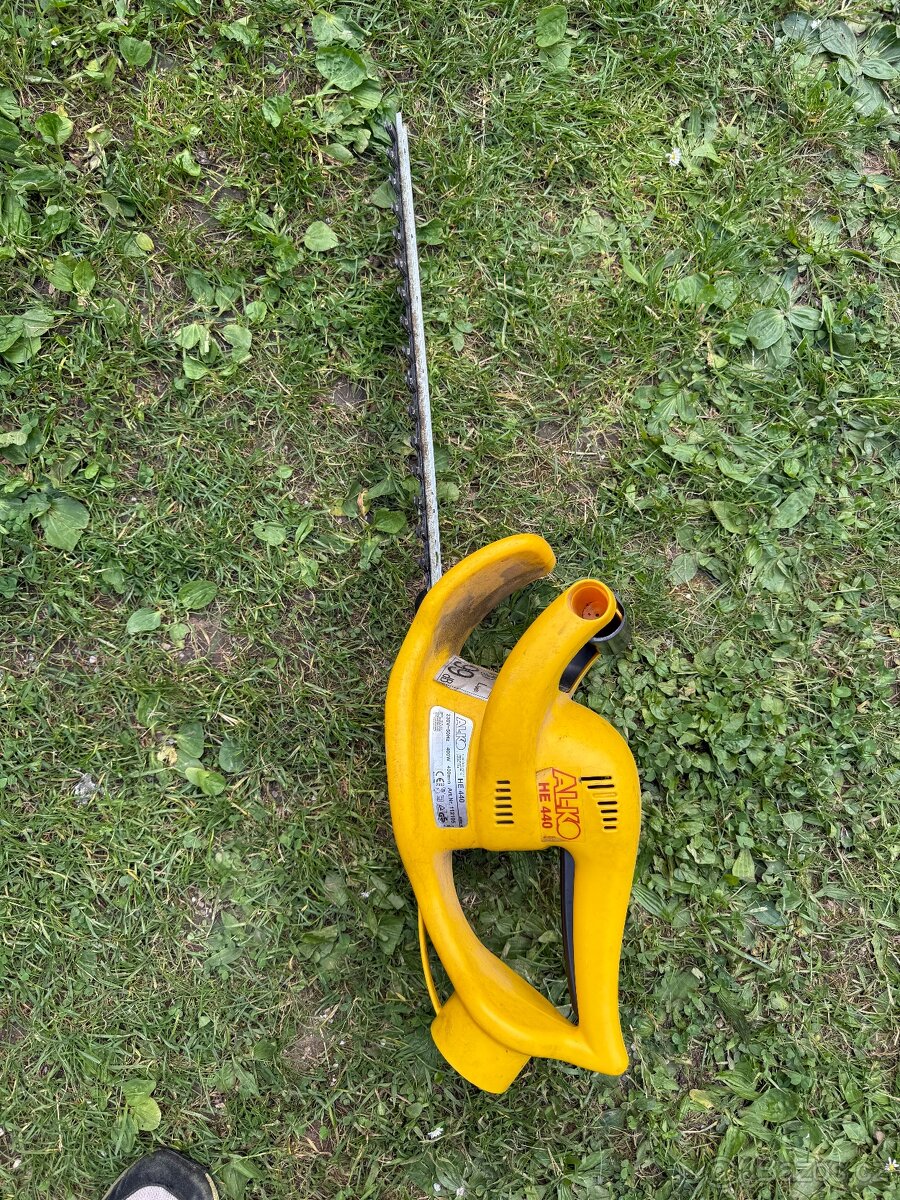 Nuzky na zivy plot elektricke
