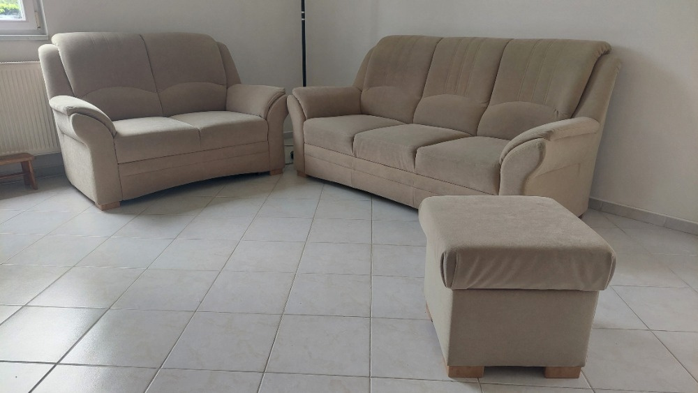Prodám provozu schopnou trojdílnou sedací soupravu
