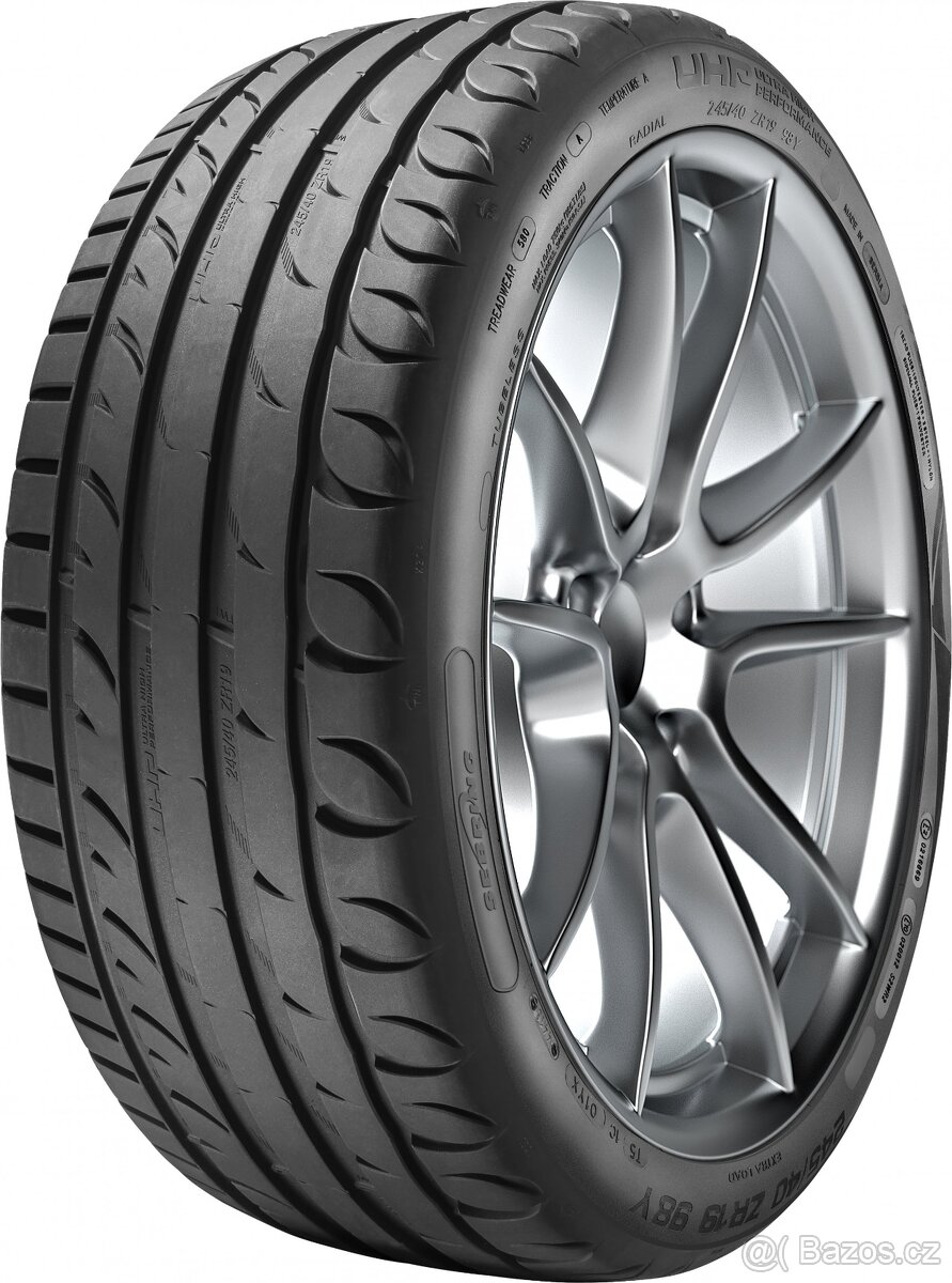 Prodám sadu 235/40 R19 96Y
