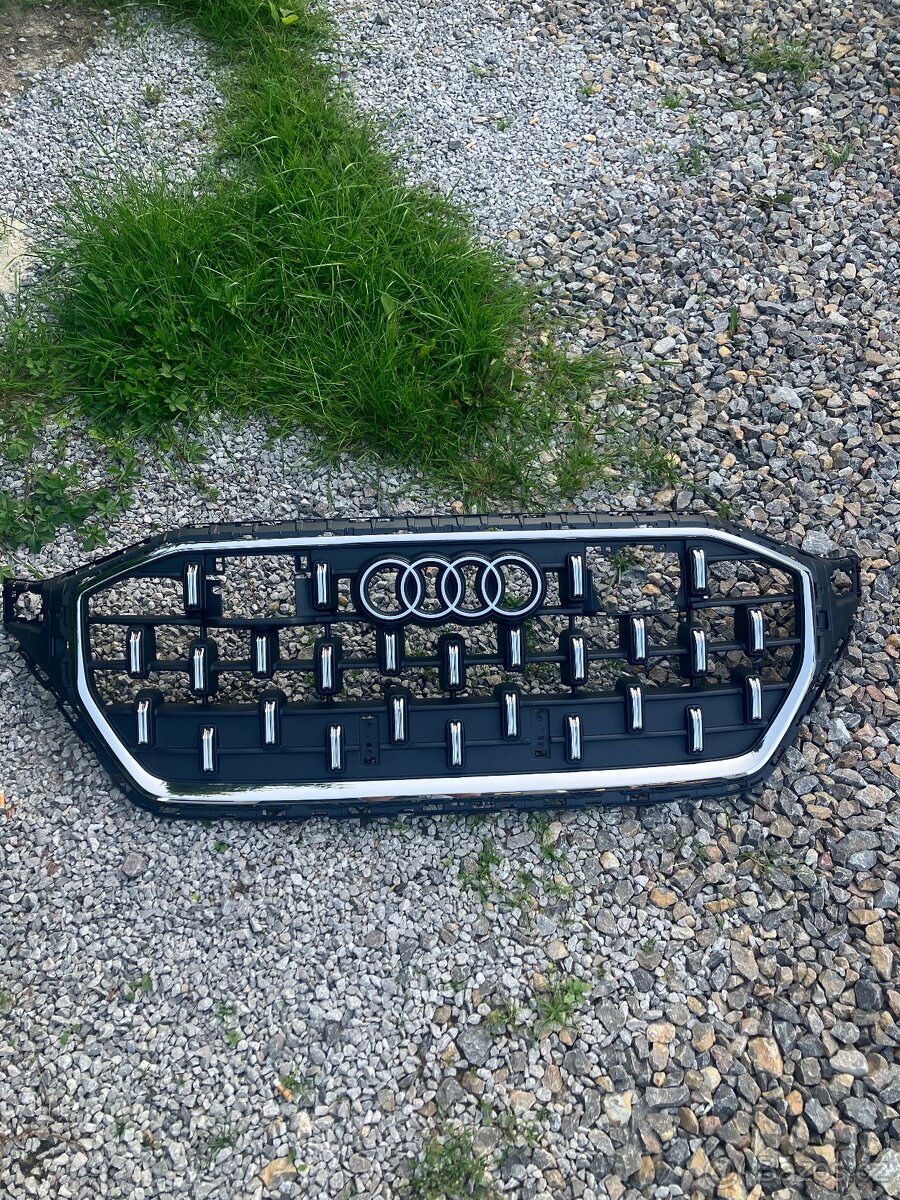 maska AUDI Q8 SQ8 lift grill 4M8 s-line naraznik