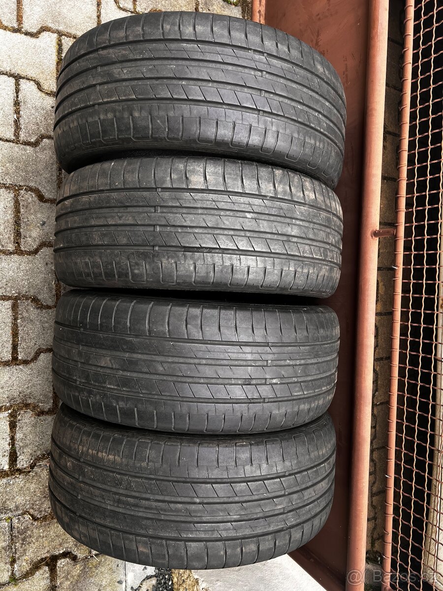 Letni pneu octavia scout 225/45 R18 95w