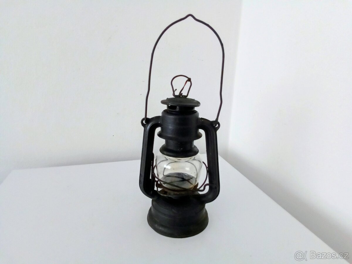 Stará petrolejová lampa Feuerhand Medium 225