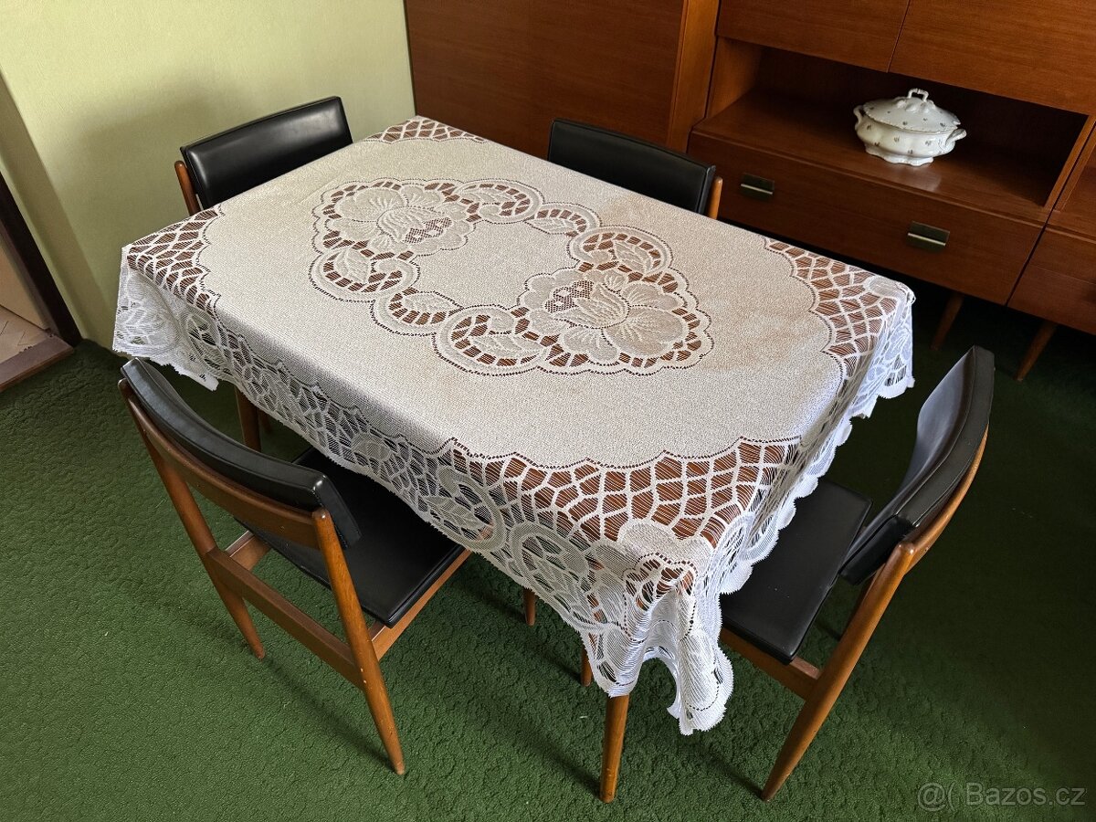 Jídelní stůl - rozkládací