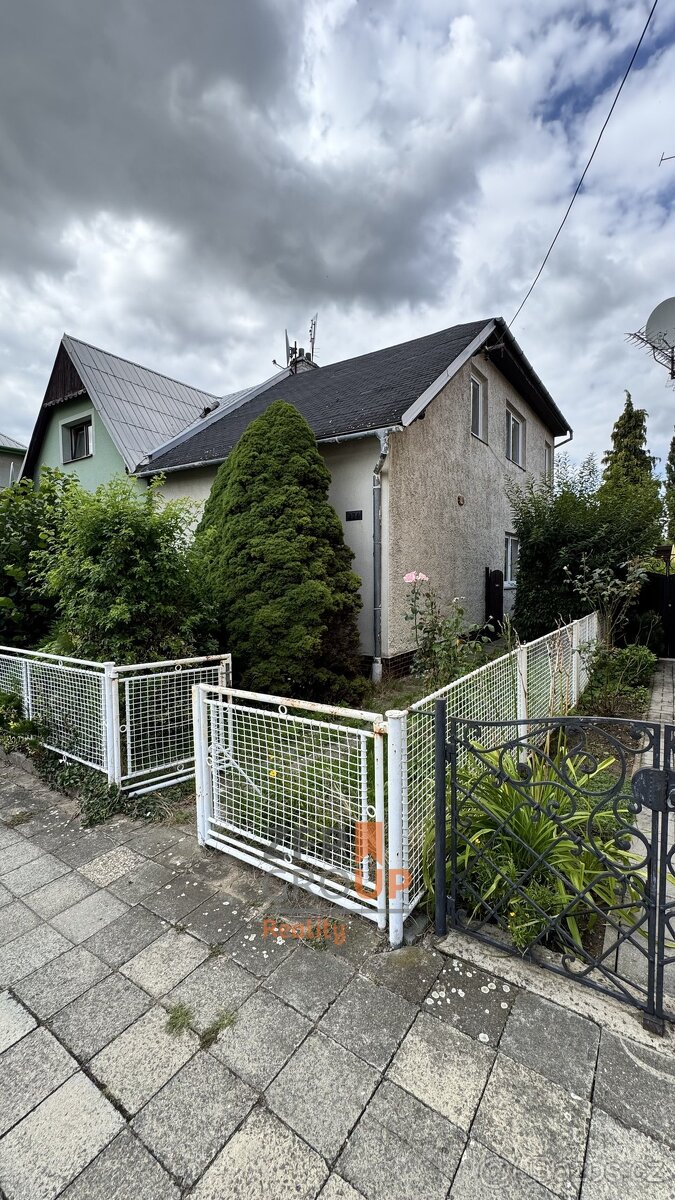 Prodej rodinného domu o rozloze 92 m², ulice Střelnice, Hole