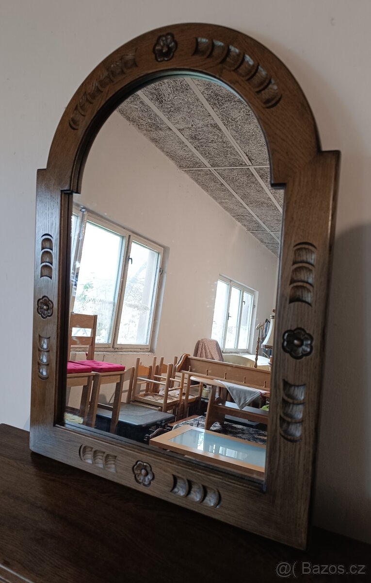 Dubové, rustikální zrcadlo.