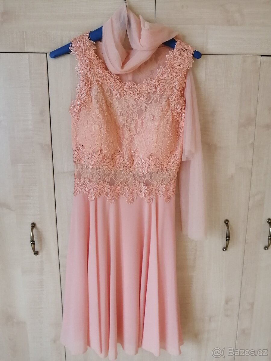 Plesové šaty vel S Nenošené