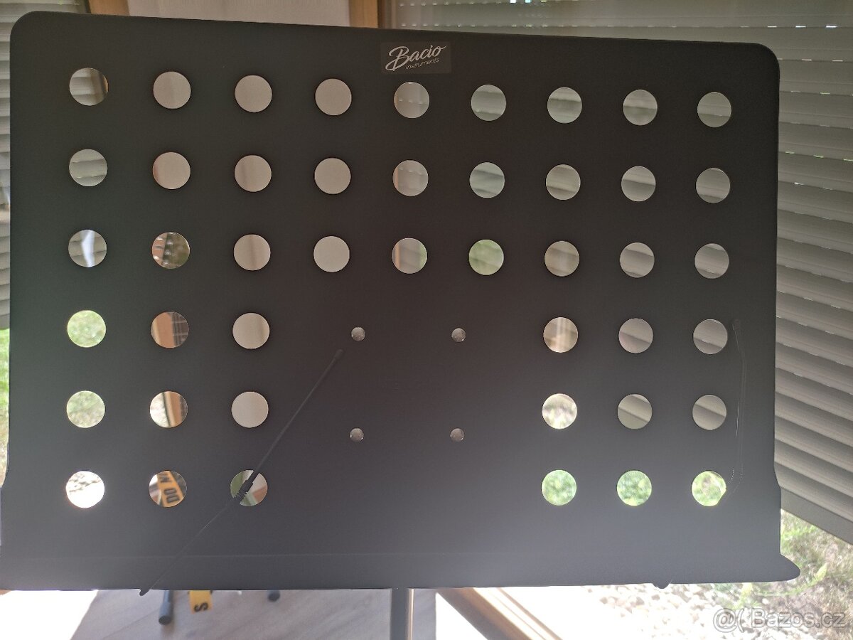 Stojan na noty - Rezervace