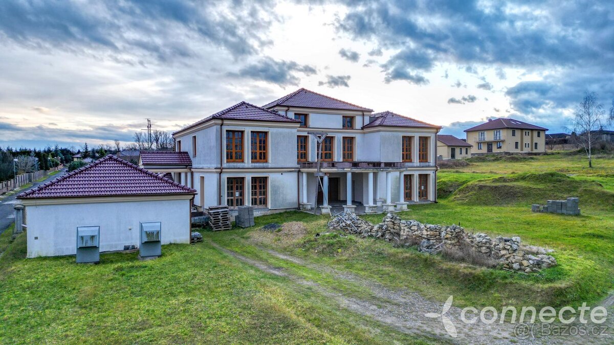 Velkorysý dům 9+kk s užitnou plochou 697 m2 Bezděkov u Žatc