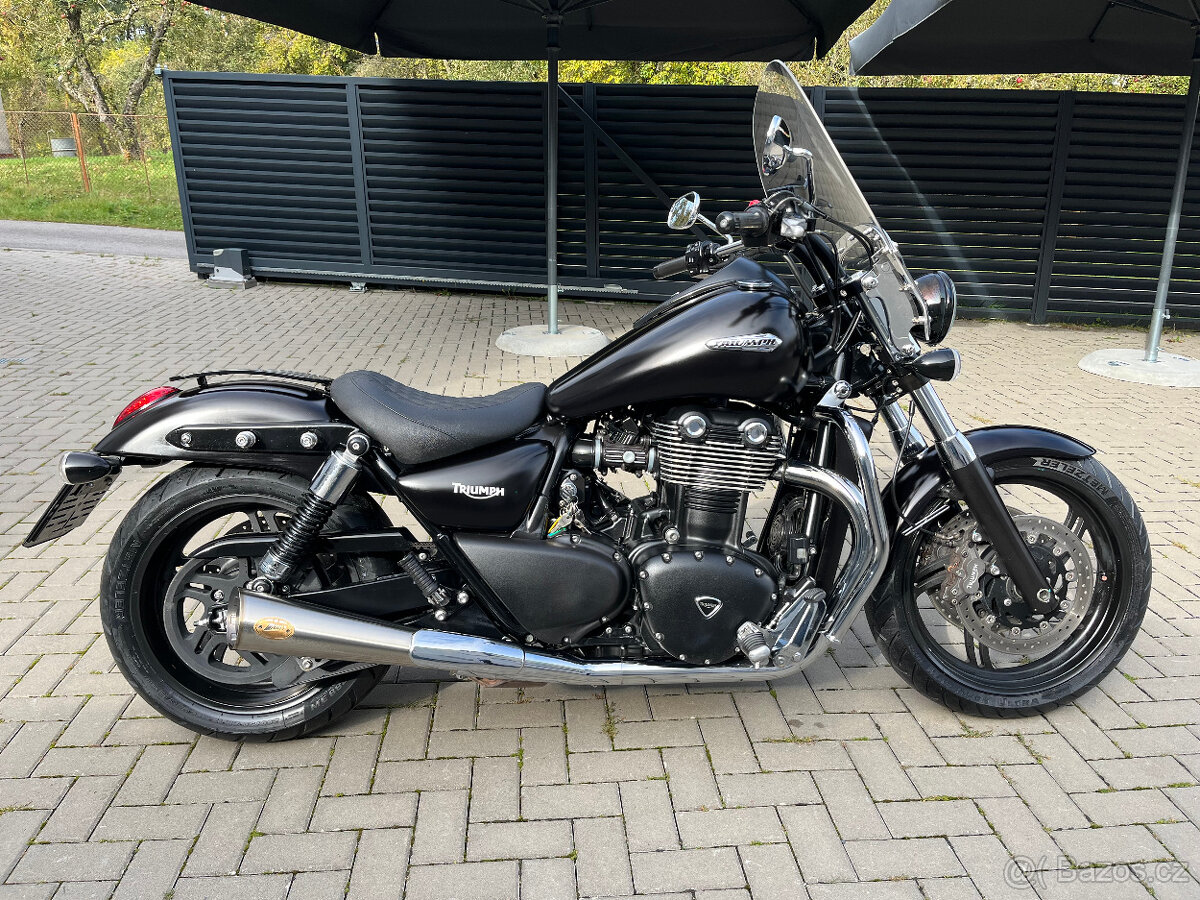 Triumph Thunderbird Storm