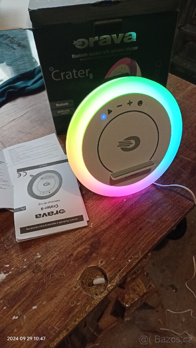 Bluetooth reproduktor s bezdrátovou nabíječkou Orava