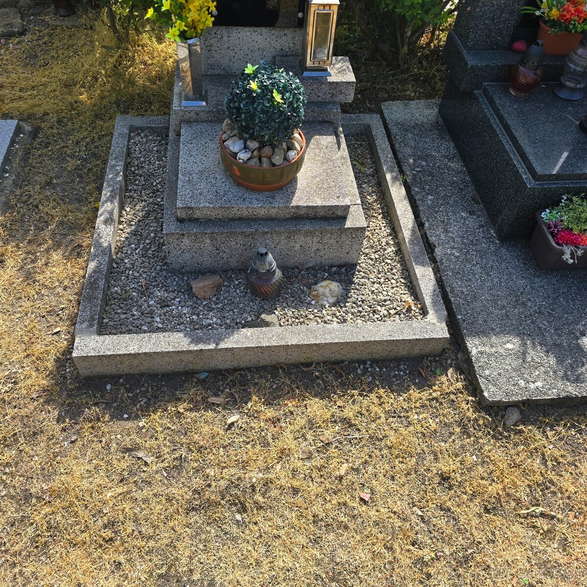 Prodám urnový hrob