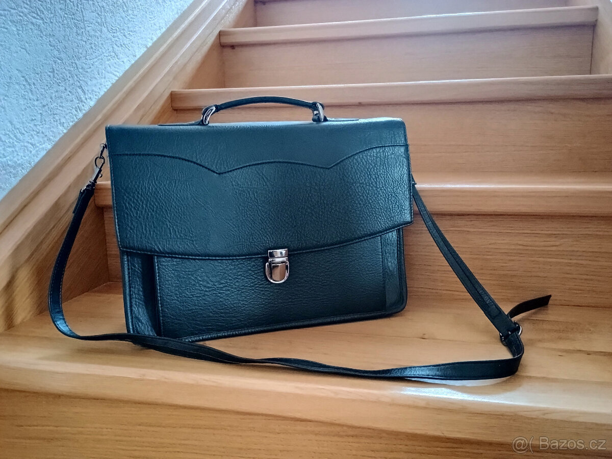 Černá kožená brašna