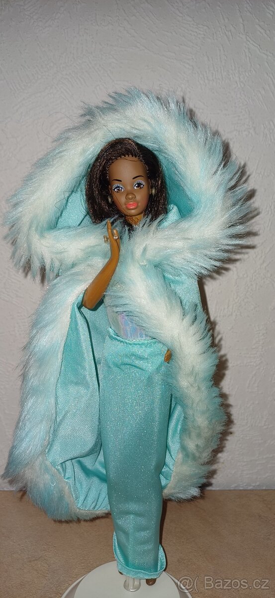 Rezervace - Barbie panenka raritní Magic moves Christie 1985