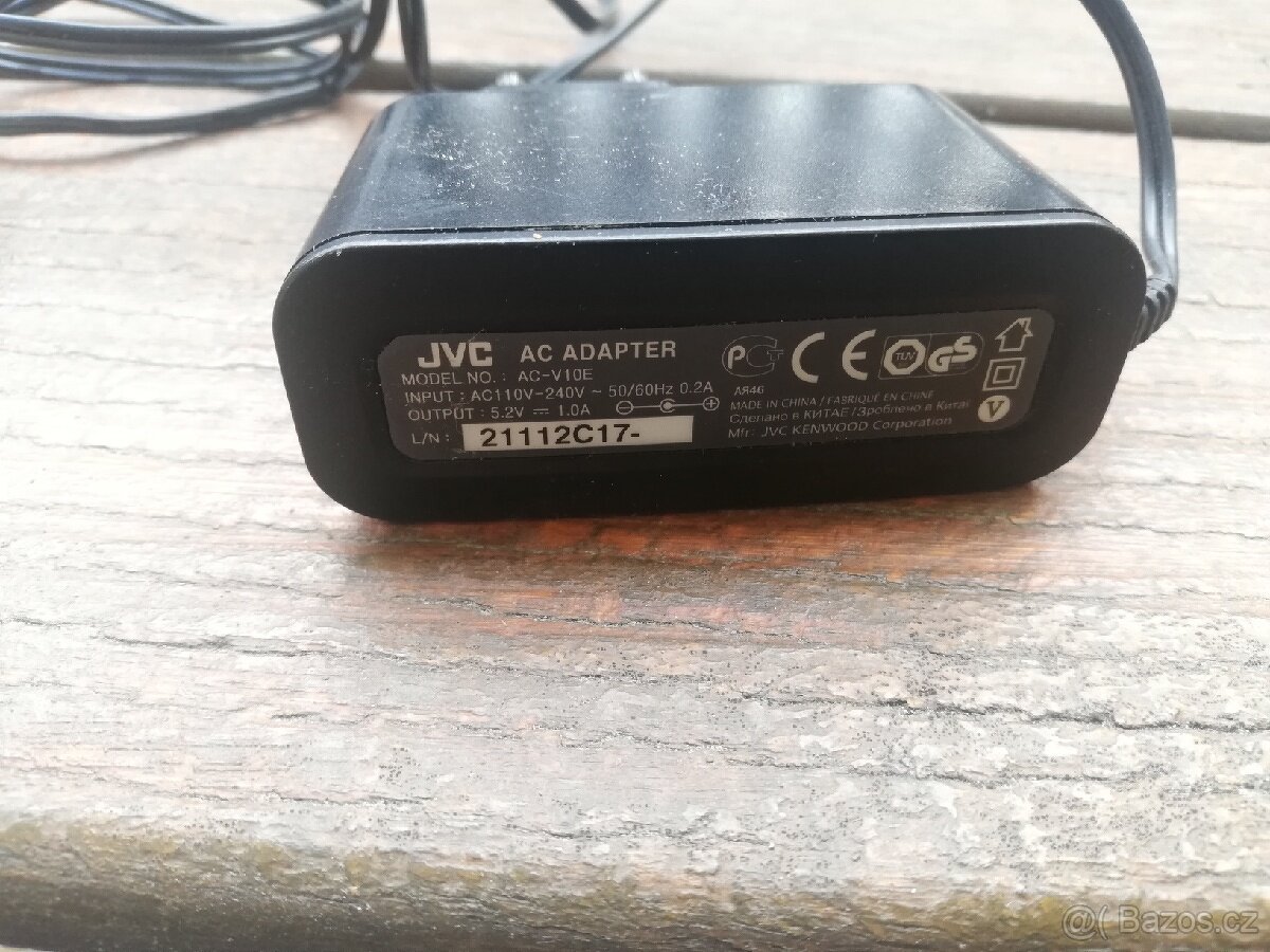 Originál síťový adaptér JVC AC-V10E ke kamerám apod.