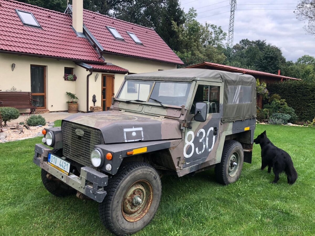 Vojenské pohraniční vozidlo