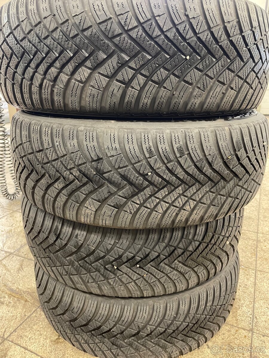 205 55 R17 95V hankook winter icept RS3