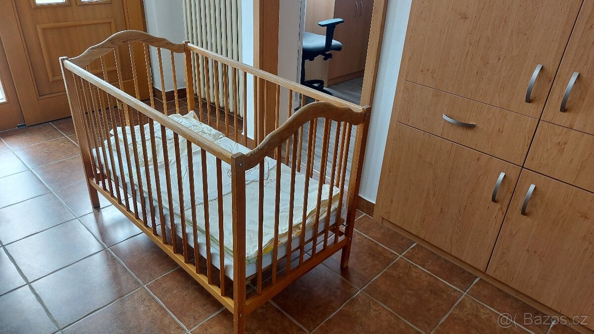 dětská postýlka