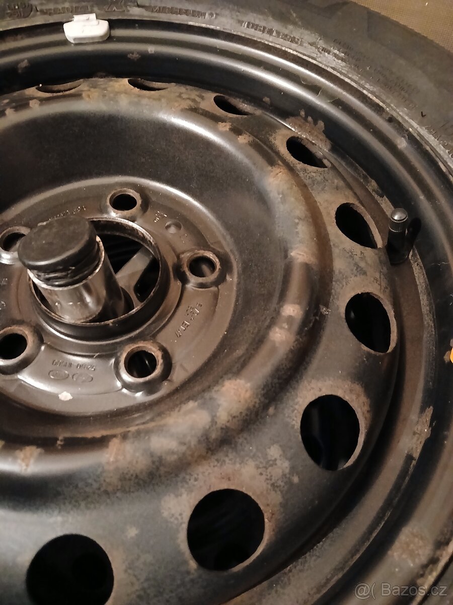 4x plechové disky + poklice Kia Ceed