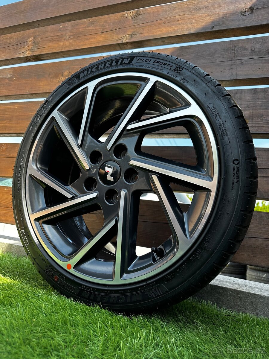 Alu kola 5x114.3 r18 s pneu (N)
