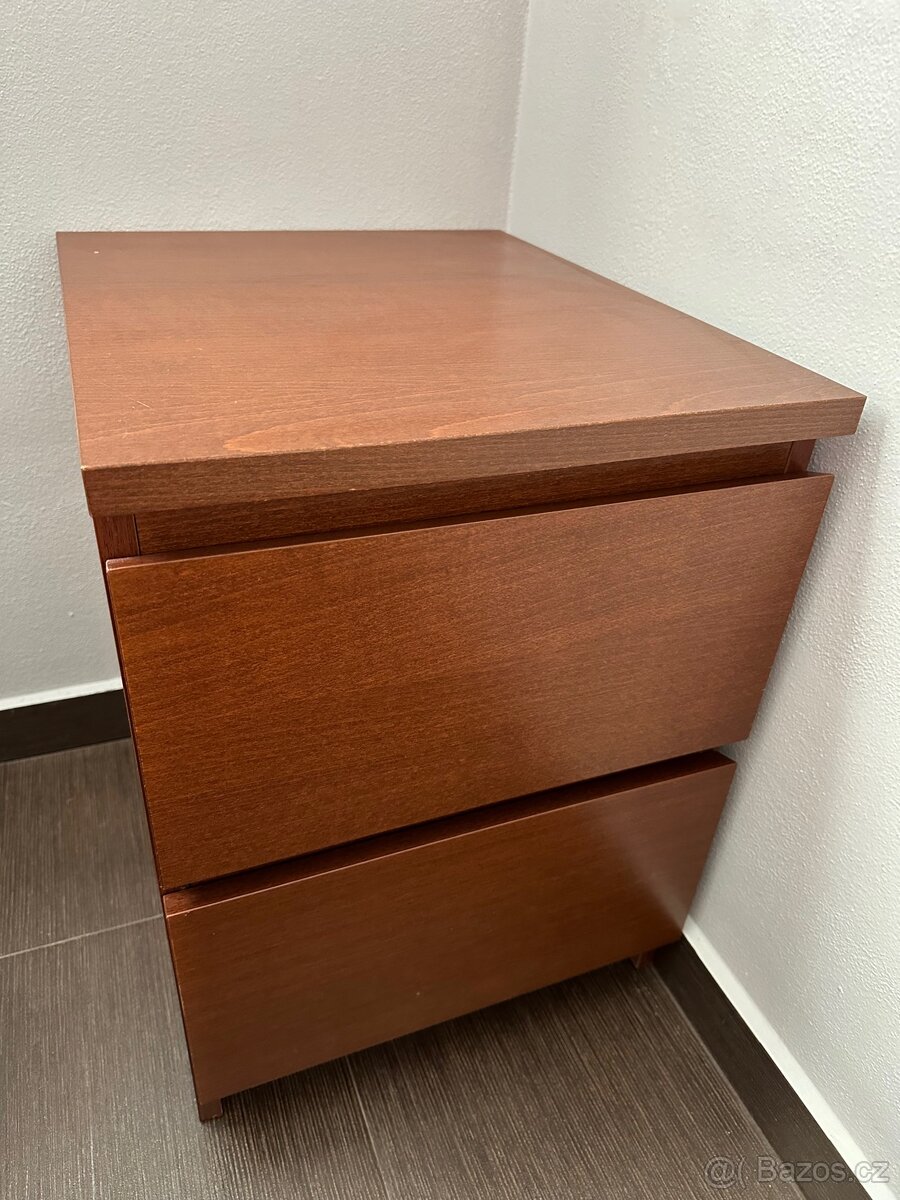 Nocni stolek Ikea Malm