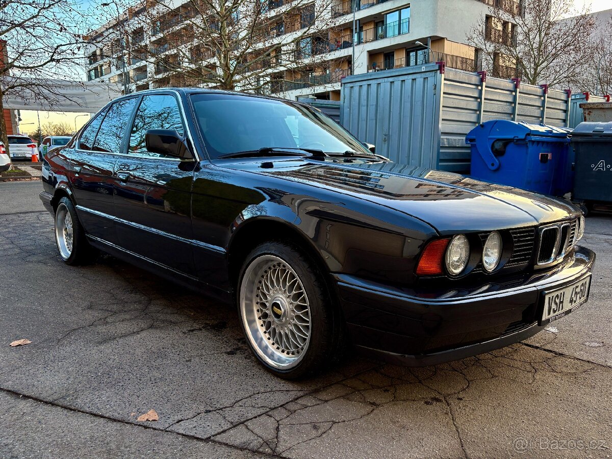 BMW E34 520I SEDAN