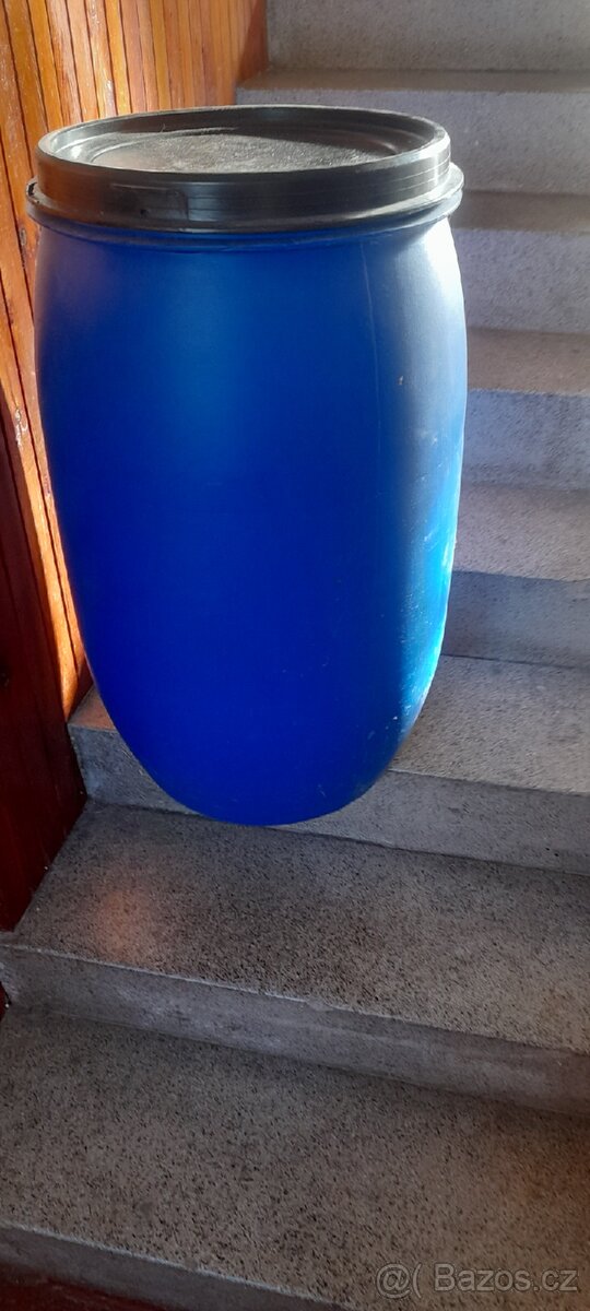 Plastový sud