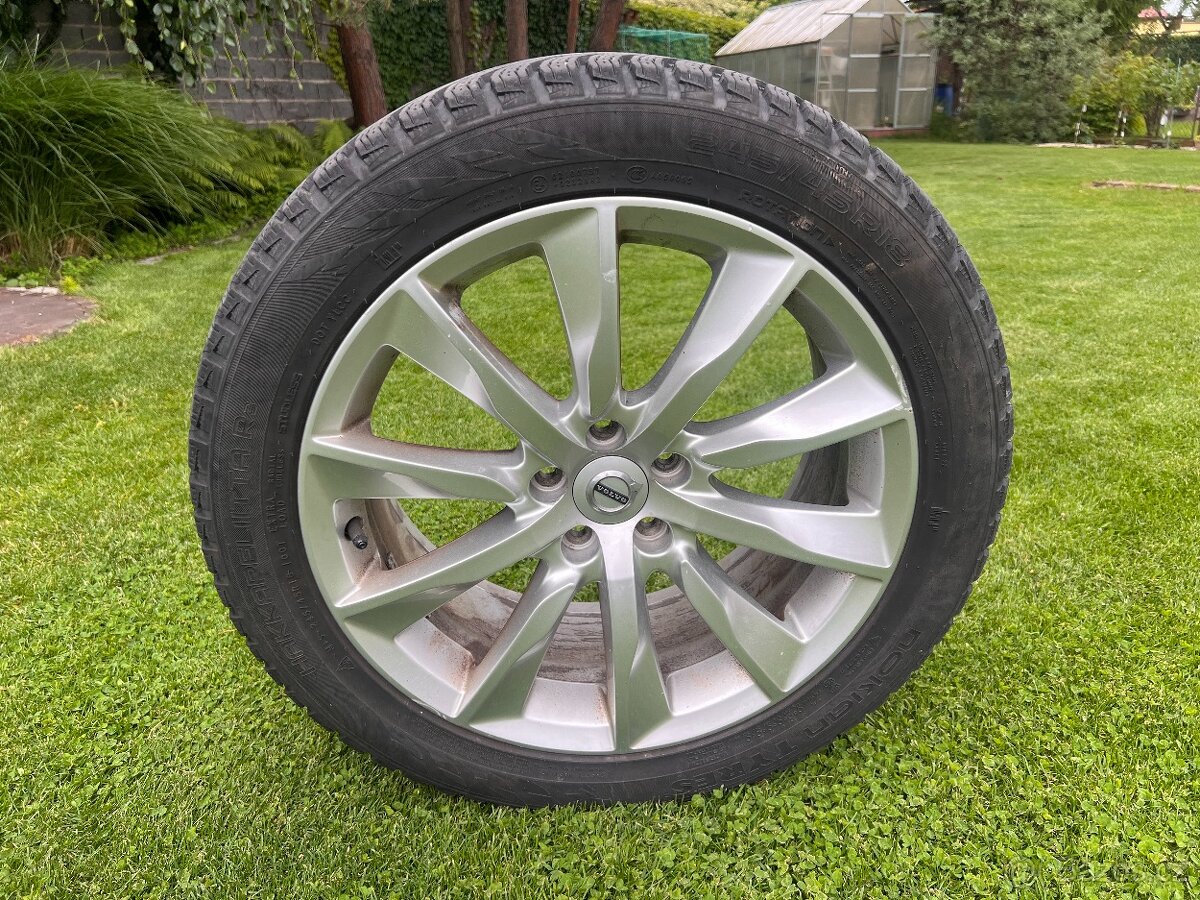 VOLVO kola 8.0Jx18H2 orginál včetně TPMS a pneu