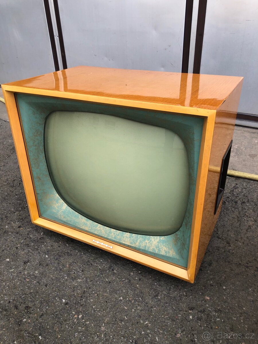 Televizor TESLA LOTOS