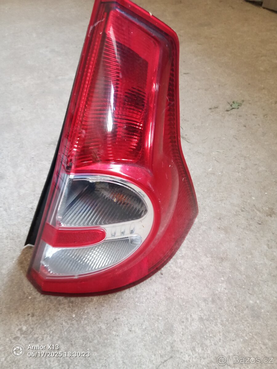 Dacia Sandero zadní světla