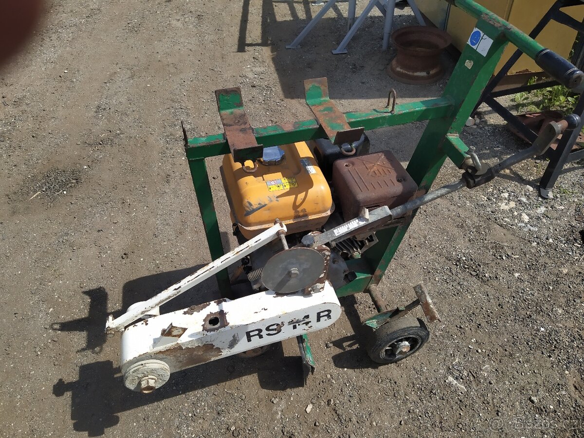 Motorová řezačka asfaltu nebo betonu RS 14R, motor Robin