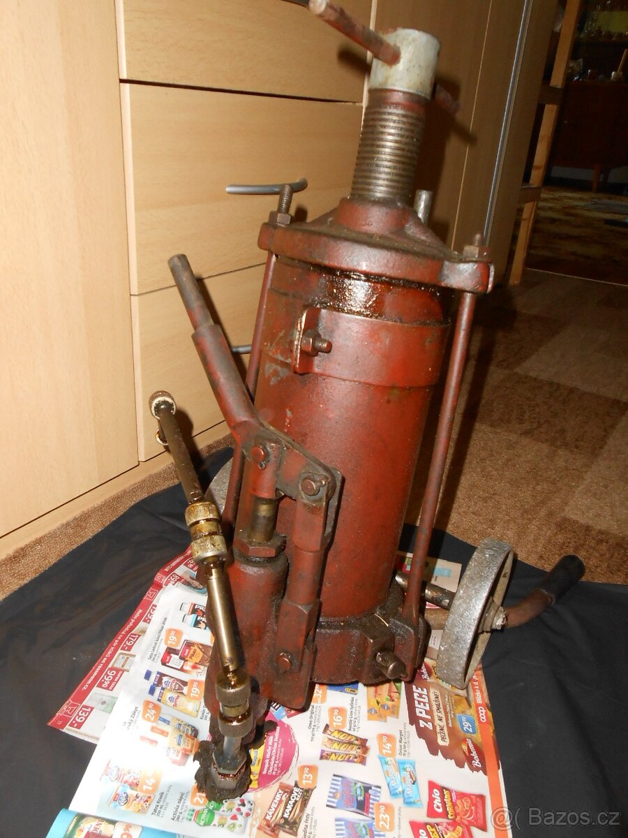 RETRO mazací lis na kolečkách - váha 25kg - jen osobně
