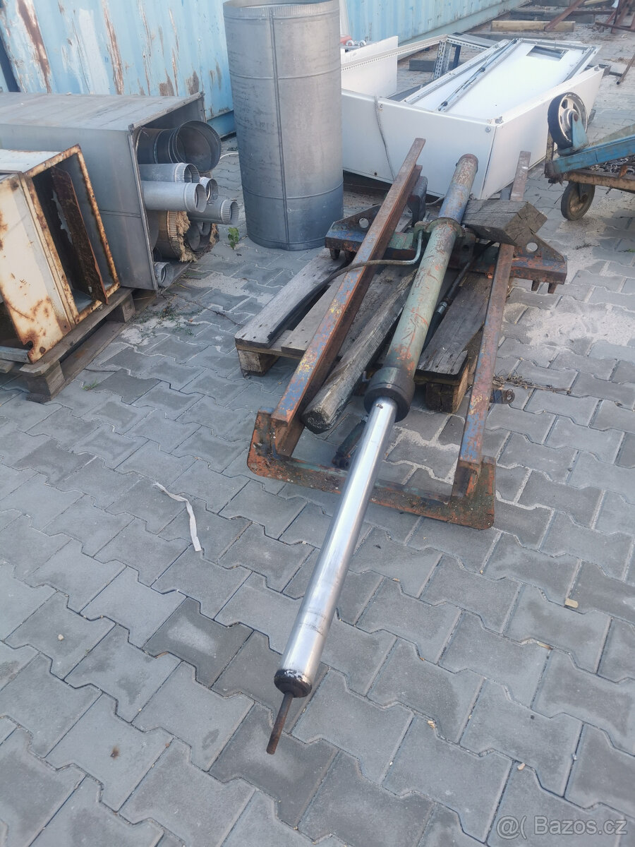 HYDRAULICKÝ VÁLEC