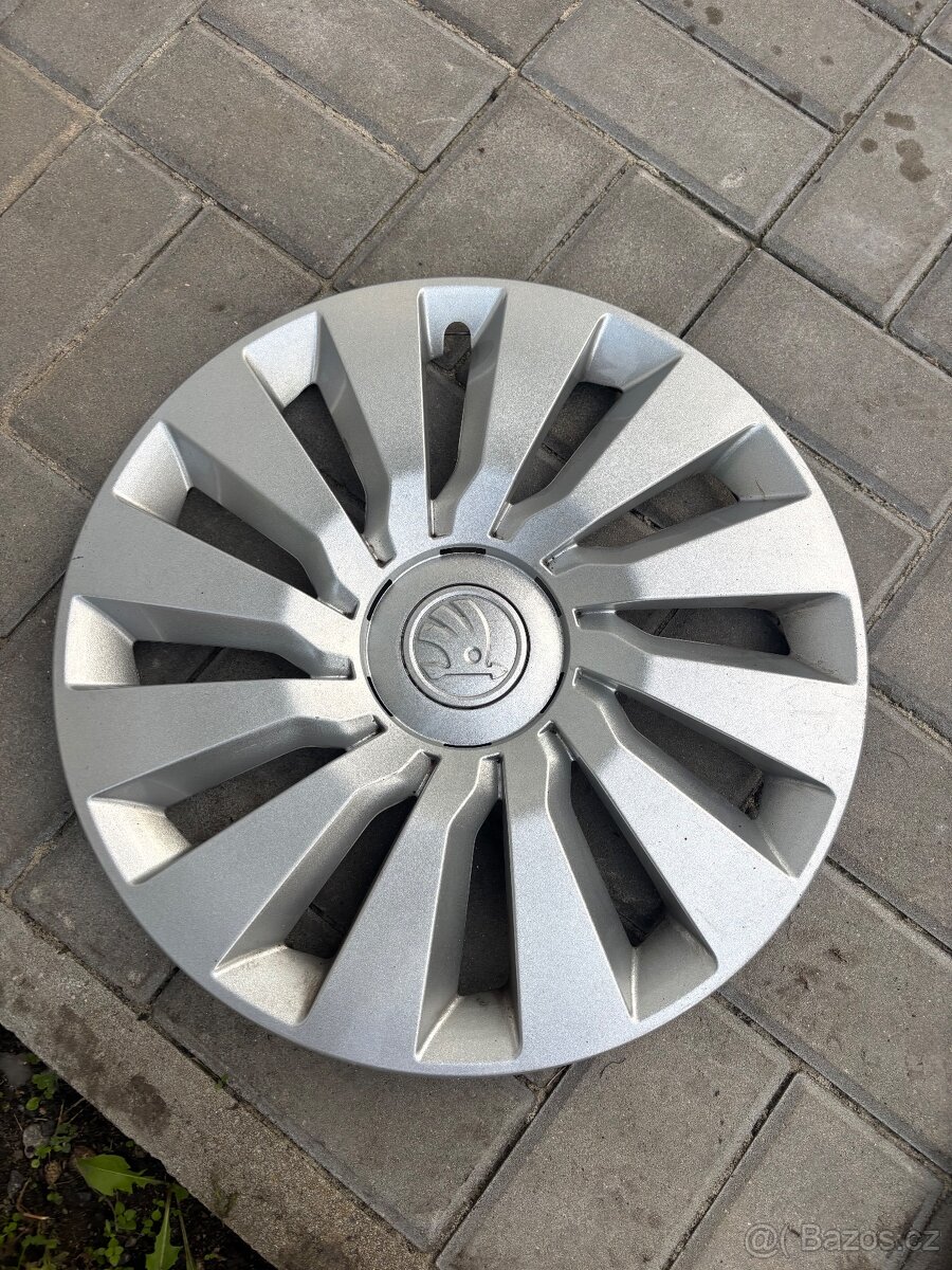 1ks originální poklice Škoda Octavia 16” - 2 druhy