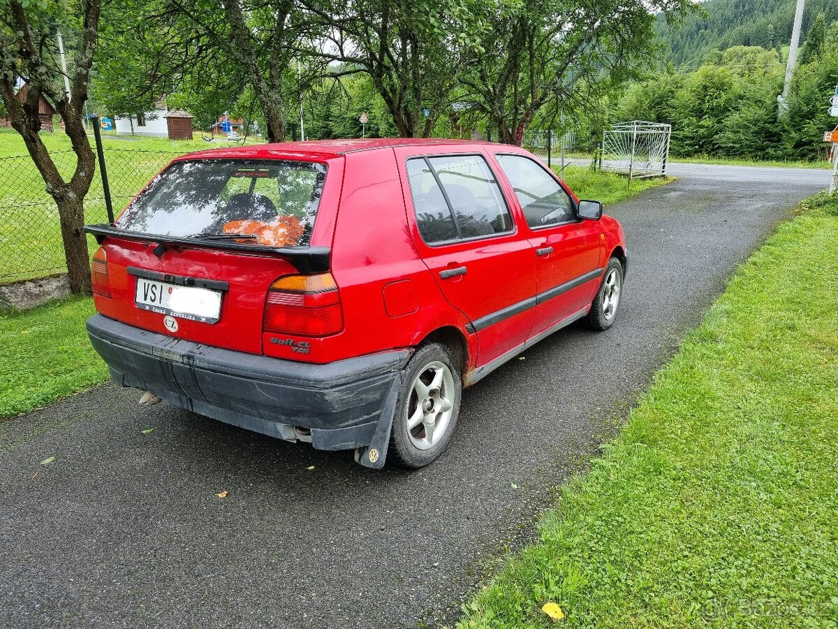 VW GOLF 1.9 TDI - motoricky super