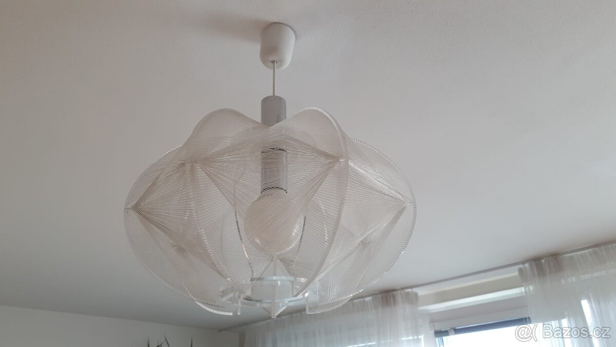 Elegantní retro lustr - plastové struny