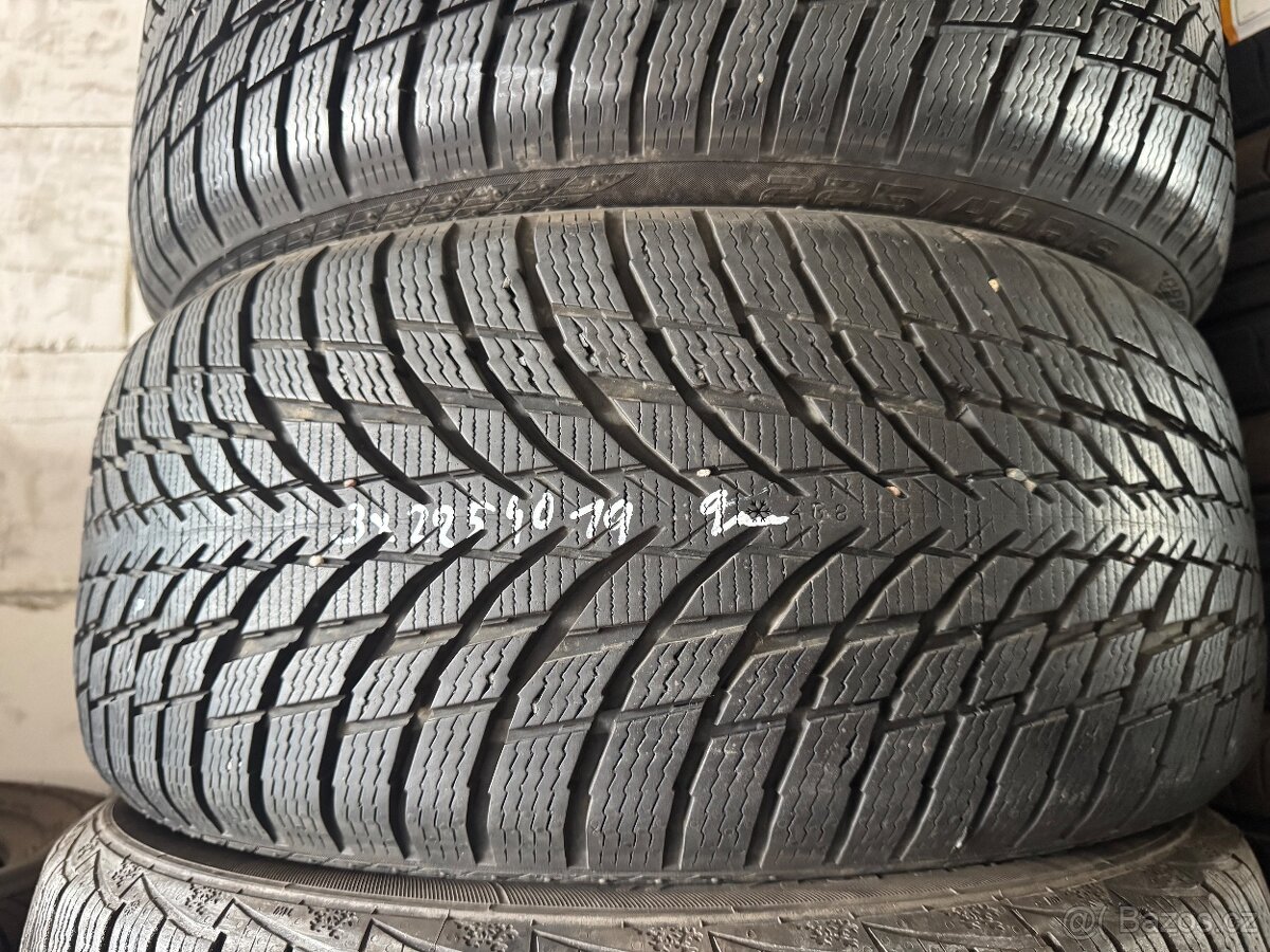 Zimní pneu 225/40/19