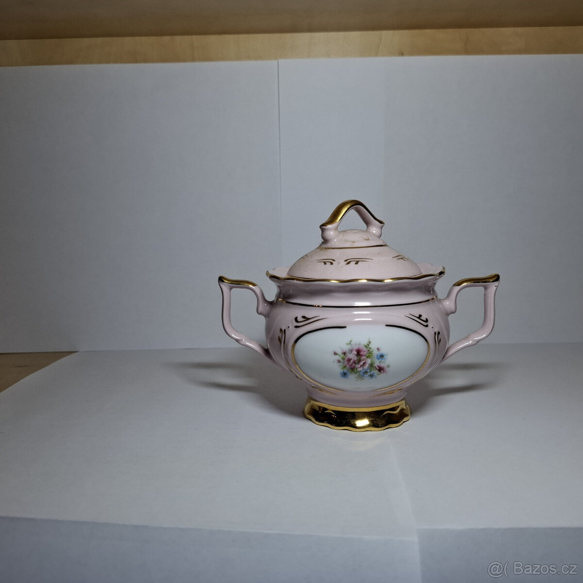 cukřenka z růžového porcelánu