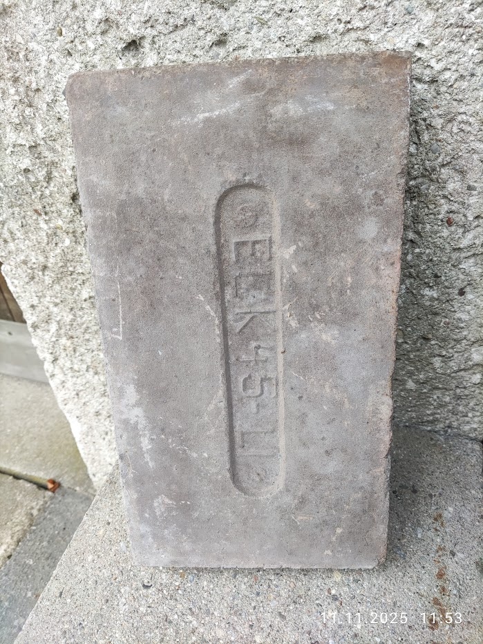 Tvárnice a mříž na ohniště