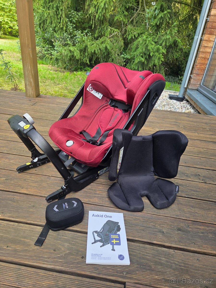 Protisměrná autosedačka Axkid ONE s ISOFIX