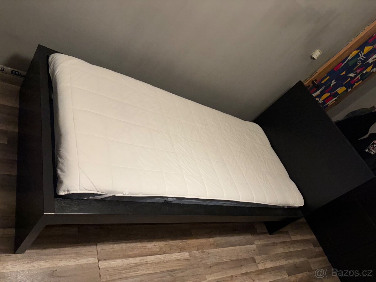 IKEA - postel, policový díl KALAX, police na zeď