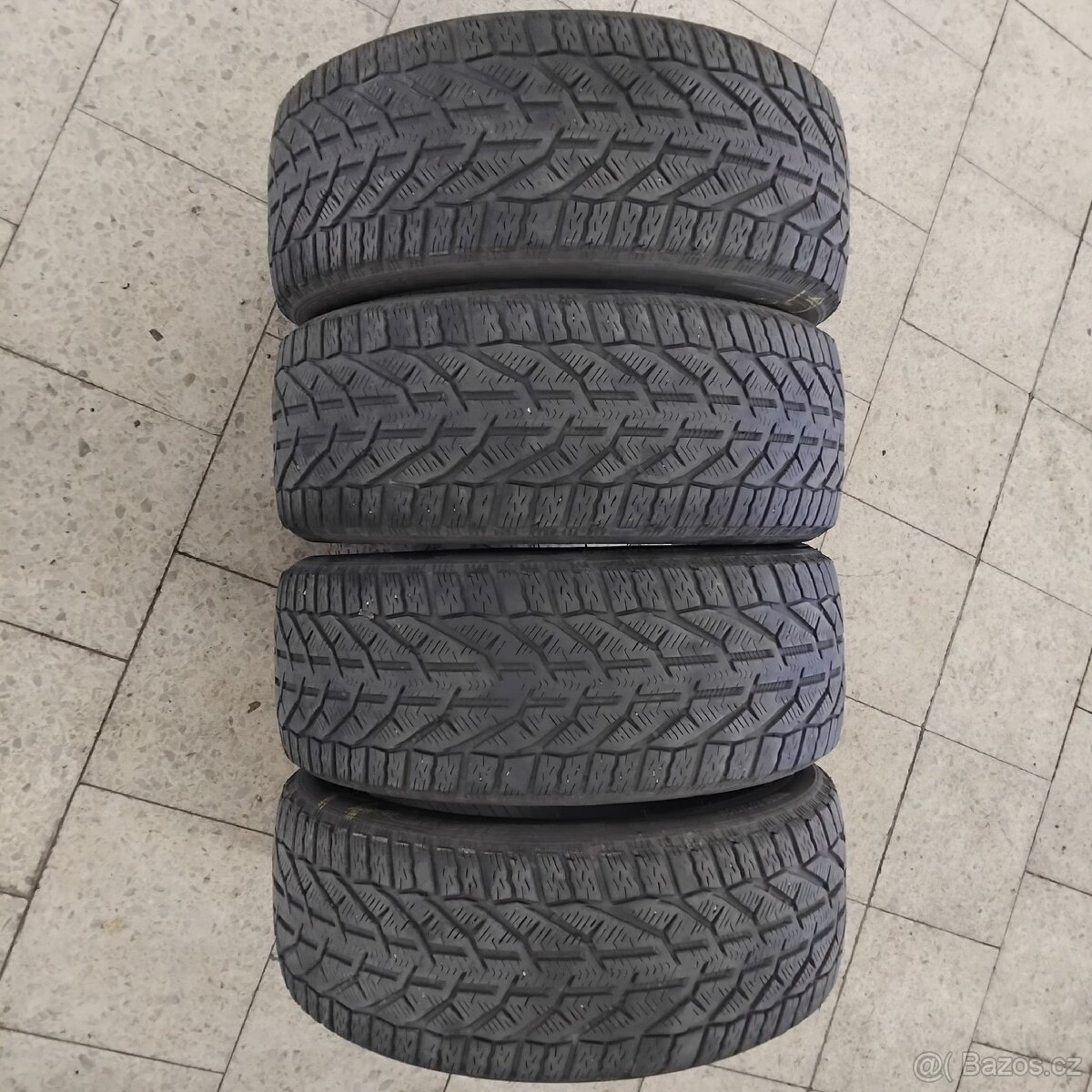 Prodám 4x zimní  225/45 17 ,Sebring