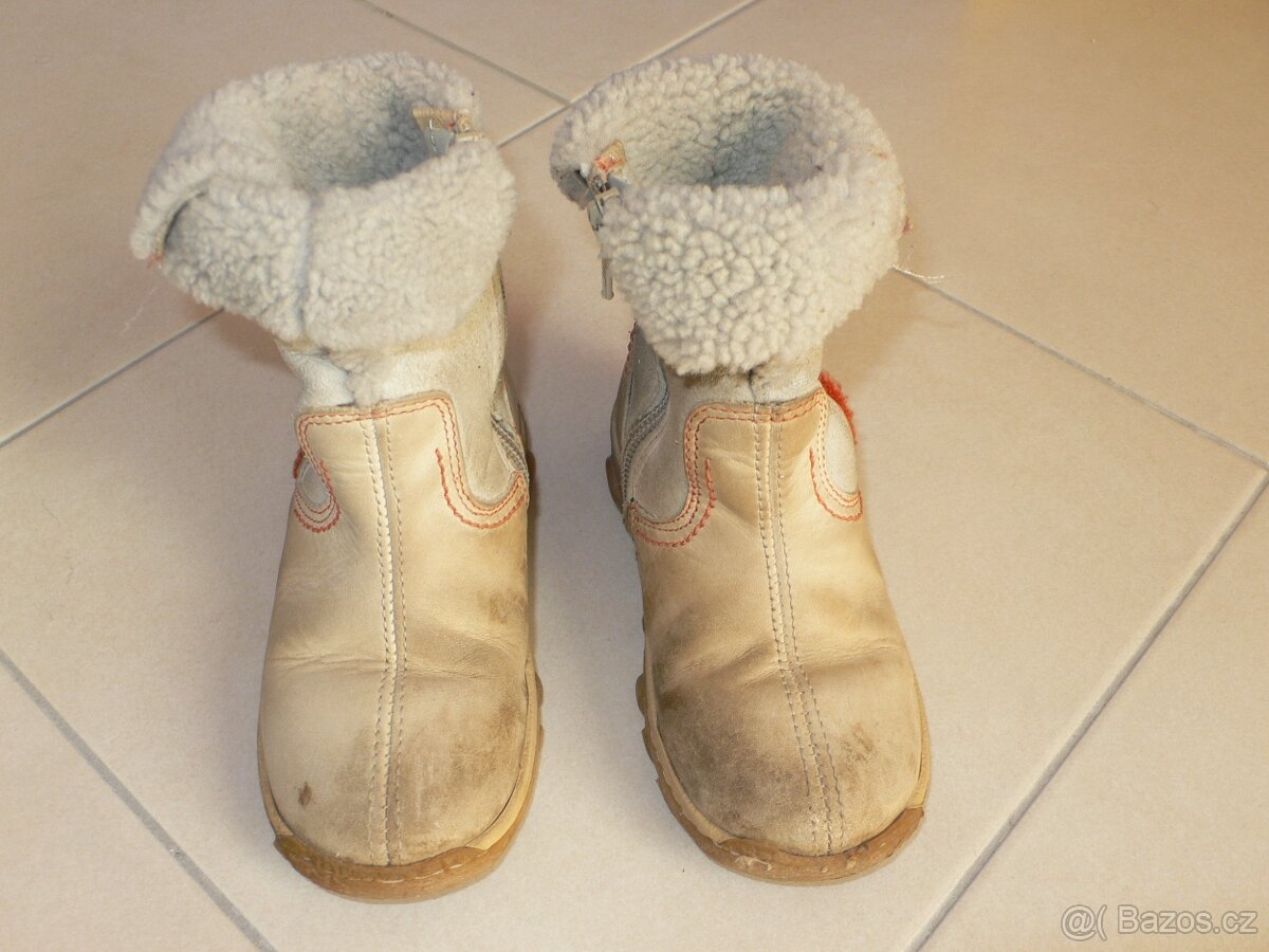 Béžové dívčí zimní boty vel. 27