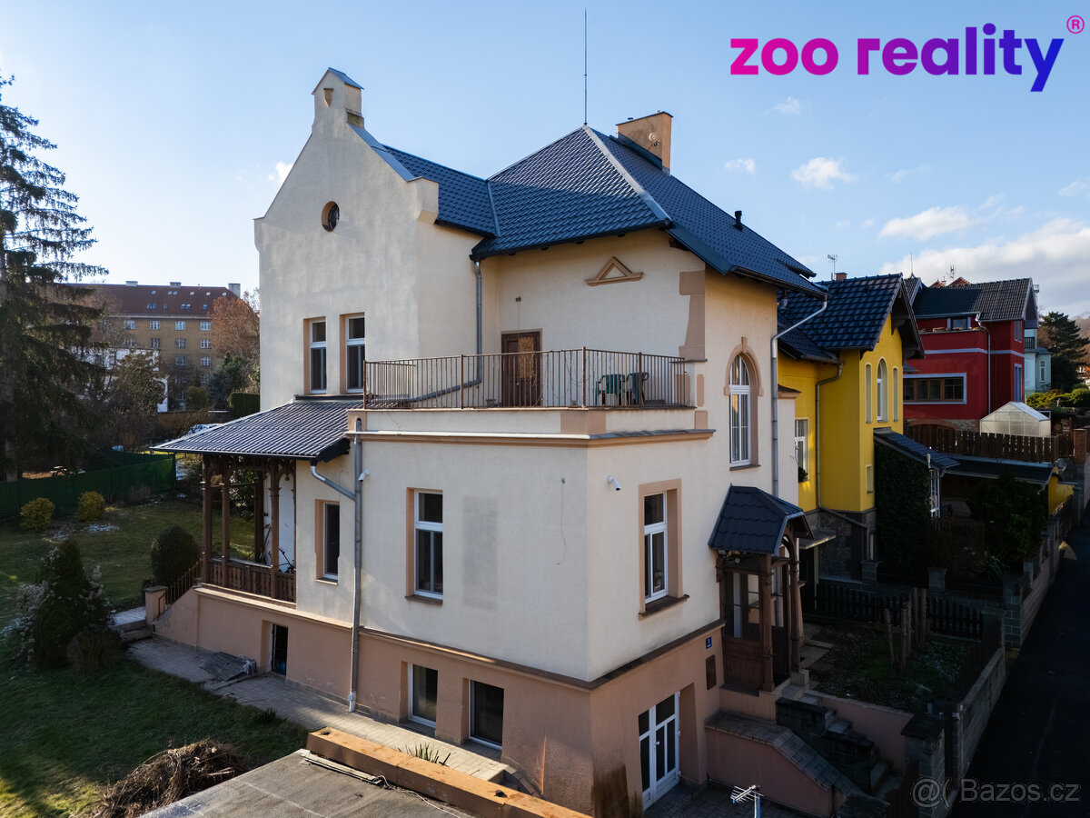 Prodej nadstandardní vily na velmi dobré adrese.