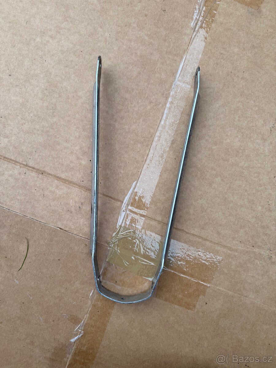 Babetta 210/215 držák předního blatníku