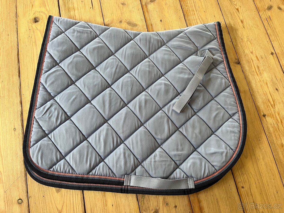 Modrá podsedlová dečka HKM