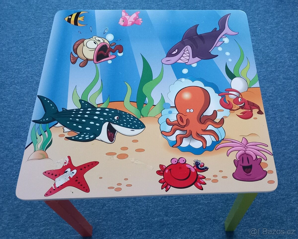 Dětský stolek a 2 židle