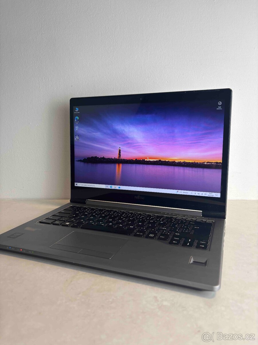 Fujitsu Lifebook U745, dotykový displej