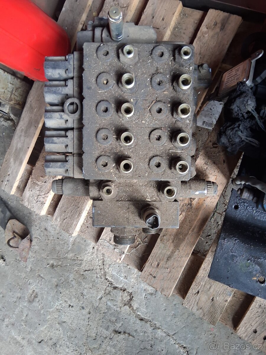 Rozvaděč Hydrauliky Jcb fastrac
